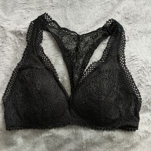 VICTORIA'S SECRET BLACK LACE BRALETTE (SZ S)